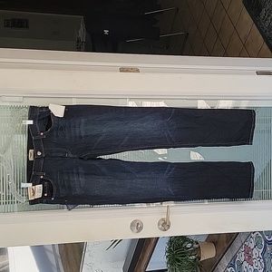 Uncharted Territory Straight Leg Barcelona jeans